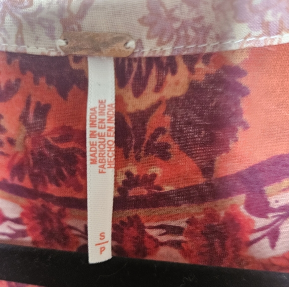 Free People Oversized Rose Bud Blouse, Size Small, GUC (Flaw) - Picture 6 of 11